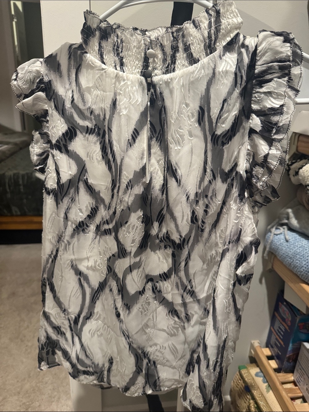 WHBM Sleeveless Ruffle Neck Printed Blouse - White & Black. Lined